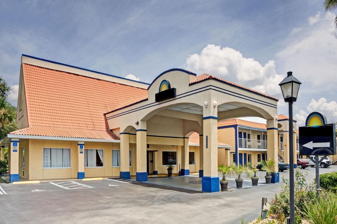 Zen Living Suites Extended Stay - Jacksonville - University Blvd Esterno foto